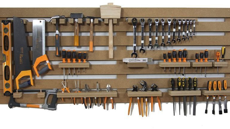 RAYONNAGE À OUTILS